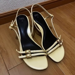 ZARA イエロー サンダル 36の画像