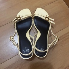 ZARA イエロー サンダル 36の画像
