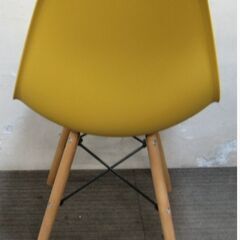 ②シェルチェア　イームズチェア　イエロー　木脚　ダイニングチェア　デザイン家具　ミーティングチェア　おしゃれ 三栄コーポレーションの画像