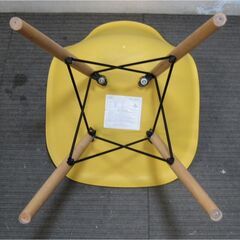 ②シェルチェア　イームズチェア　イエロー　木脚　ダイニングチェア　デザイン家具　ミーティングチェア　おしゃれ 三栄コーポレーションの画像