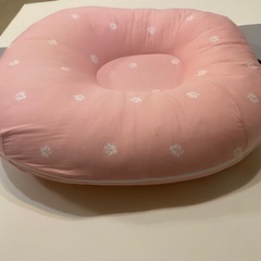 LOVE TREE ドーナツ型ベビーピロー ピンクの画像