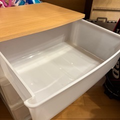三段衣装ケースの画像