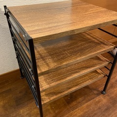 オシャレな4段シェルフの画像