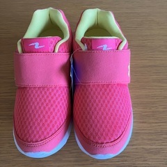 【新品未使用】21.0cm 子供用スニーカーの画像