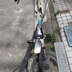 キッズ自転車とヘルメットセットの画像