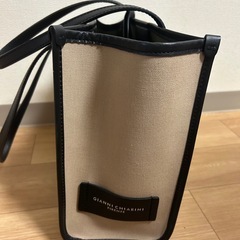 ジャンニキアリーニのトートバッグ　の画像
