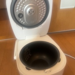 【９月末まで出品】炊飯器の画像