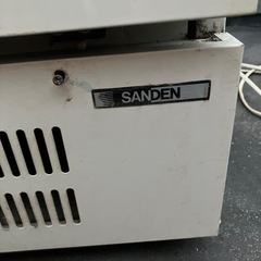 SANDEN 冷凍庫 業務用長温ストッカー　SVF-50X アイスクリームの画像