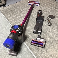 Dyson V7 ⑤  モーターヘッド2台 ＋ 幅広ノズル ＋ 壁取付充電スタンド の画像
