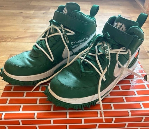 Off-WhiteとNIKEスニーカー