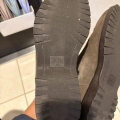 ZARA メンズ スウェードブーツの画像