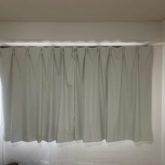 カーテンの画像
