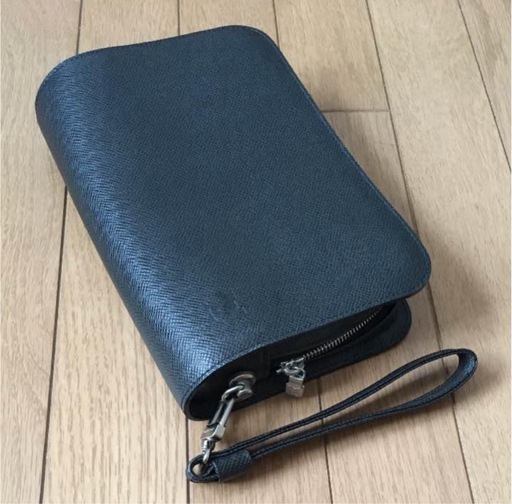 ルイヴィトン タイガ セカンドバッグ 黒