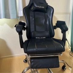 ゲーミングチェア・机の画像