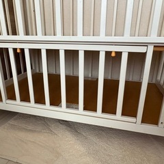 ベビーベッド　白の画像