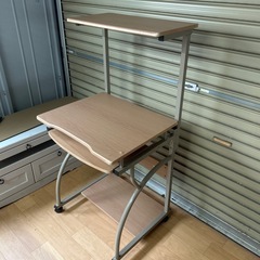 パソコンデスク
の画像