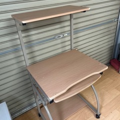 パソコンデスク
の画像