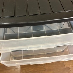 キャスター付き3段収納チェストの画像