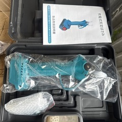 充電式 コードレス 剪定ばさみ makita マキタ ハイパワー 18V バッテリー リチウムイオン 対応 はさみ ハサミ 枝切り 電動工具 makita 互換品 庭木 柄 園芸 剪定用具 電動剪定 バサミ ブラシレスモーター搭載 プロ 太い枝 太枝 切断径30mm 日本語取扱説明書付き ケース付の画像