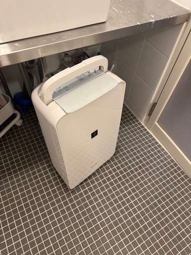 2019年製　CV-J71-W シャープ　除湿機