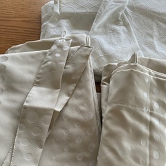 未使用のカーテンとレースのカーテンの画像