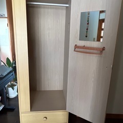 衣装タンスの画像