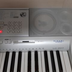 (中古)CASIO 光ナビゲーションキーボード(61鍵盤)電子ピアノ LK-207の画像