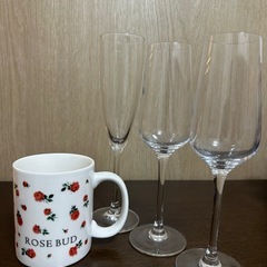 マリメッコ マグ2点＋ROSE BUDマグ＋クリスマスマーケットマグ＋ワイングラス3点 まとめセット（森下駅受け渡し可） の画像