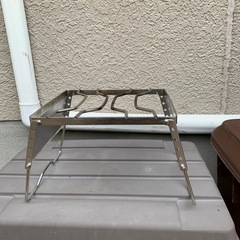 キャンプ用焚き火に使う五徳の画像