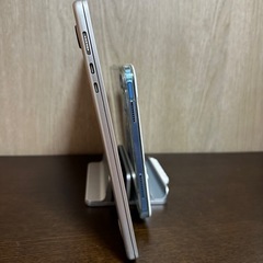 アルミ製ノートPC縦置きスタンド（3台用／デスク整理／森下駅受け渡し可）の画像