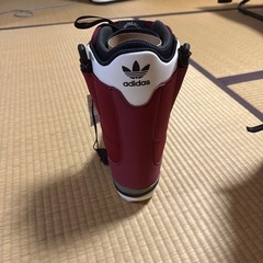 adidasスノボブーツの画像