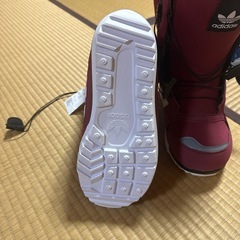 adidasスノボブーツの画像