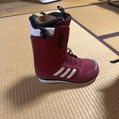 adidasスノボブーツの画像
