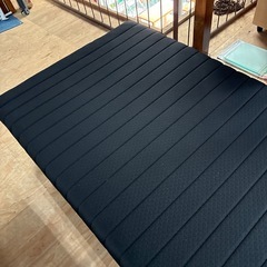 シングルベッド  黒  足付きタイプの画像