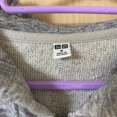 ユニクロ パーカー Mサイズの画像