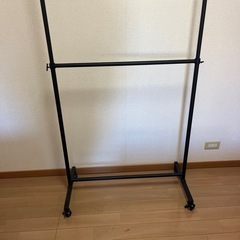 ハンガーラックの画像