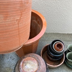 陶器鉢 壺、プラスチック 花瓶 カップ セットの画像