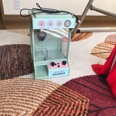 ハンモック付き鉄棒。とクレーンゲームの画像