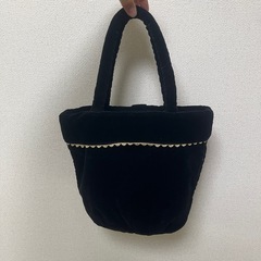 ハンドバッグ　ベロア　秋冬　黒　金　薔薇柄　の画像