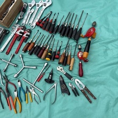さまざまな工具類セットの画像