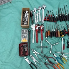 さまざまな工具類セットの画像