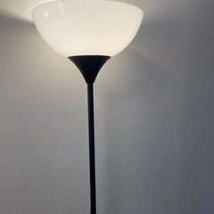 IKEA スタンドライトの画像
