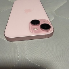 美品　iPhone15 ピンク　256GBGBの画像