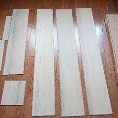 フロアタイル端材の画像