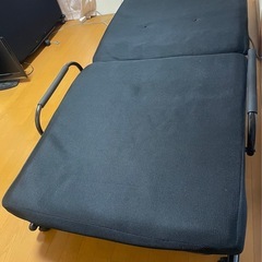 折りたたみベッドの画像