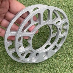 ホイールスペーサー8ミリ２枚セット未使用　4穴、5穴、マルチの画像