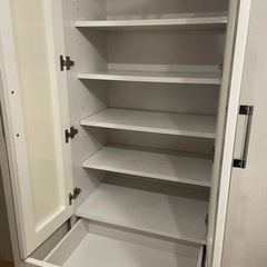 食器棚の画像