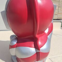 箕輪より　ウルトラマン大きな貯金箱の画像