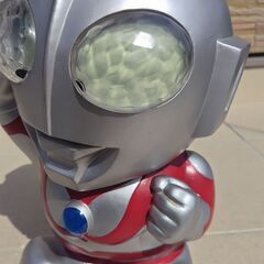 箕輪より　ウルトラマン大きな貯金箱の画像