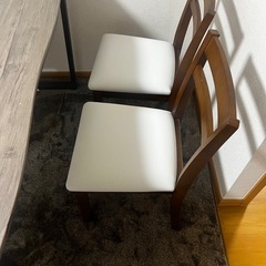ダイニングテーブルの画像